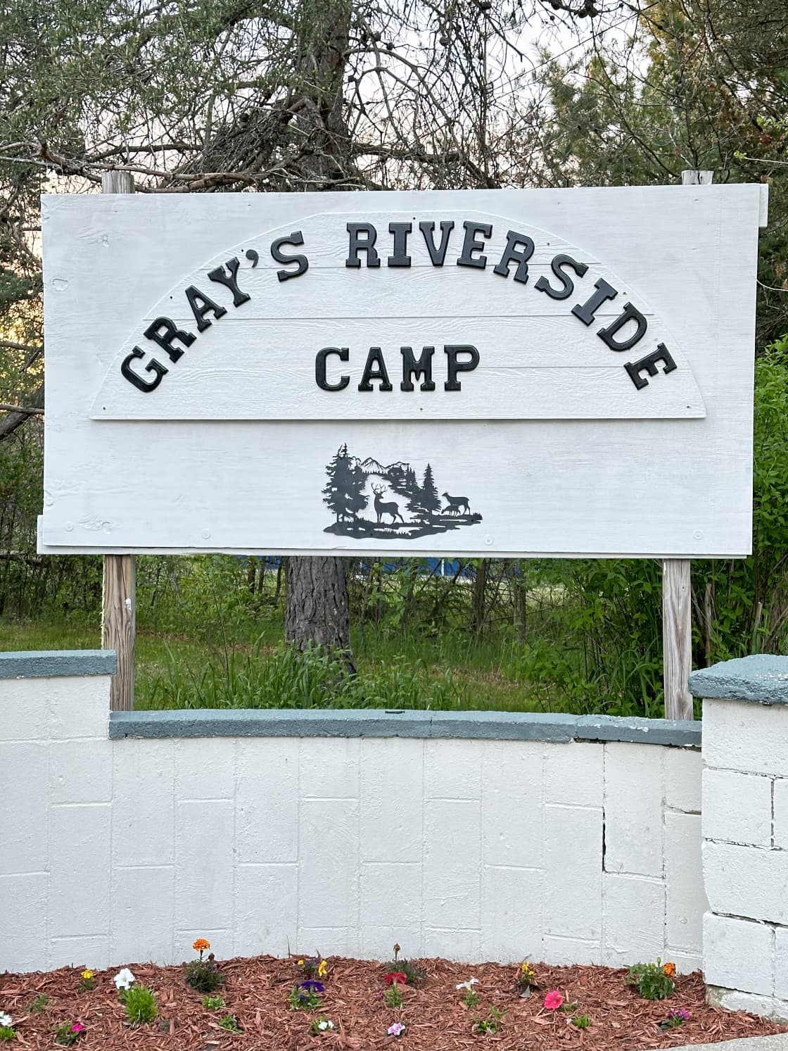 Gray's Riverside Camp