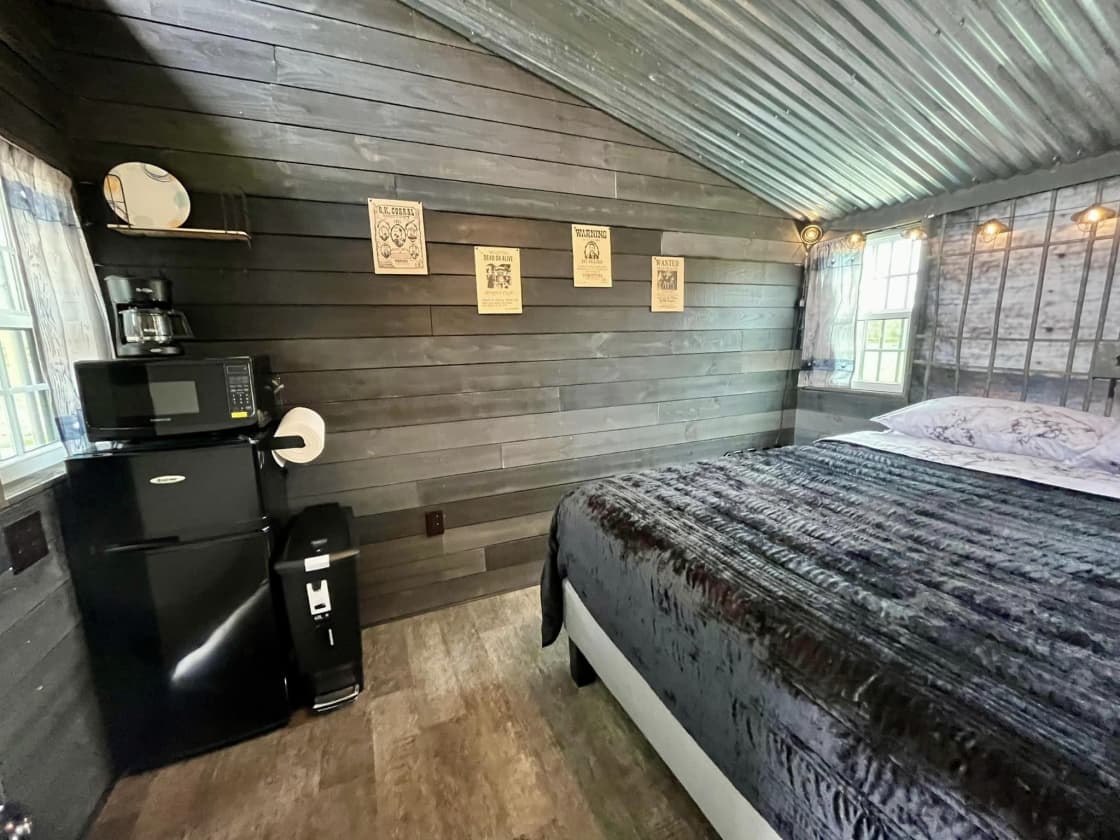 Jail House- Old West Glamping Cabin