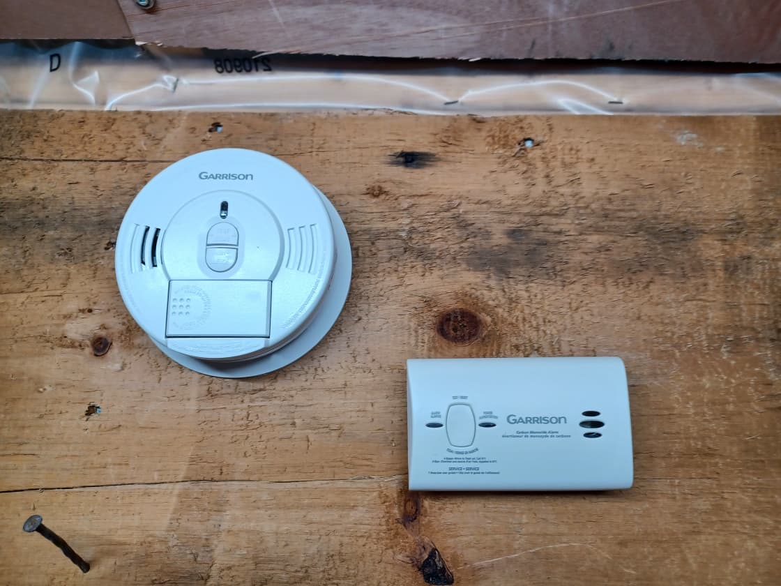 A smoke and carbon monoxide detector are in the Eco Glamping Cabin for your safety.