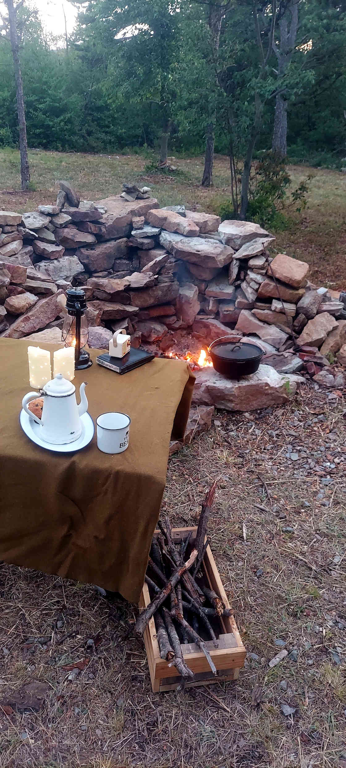 Coffee and muffin by the fire for an early breakfast at Campsite 1.