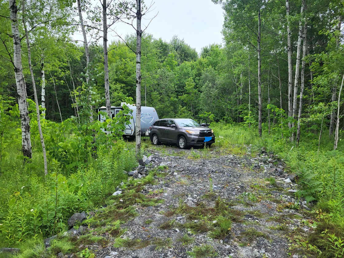 Private place for trailer (22 foot trailer)