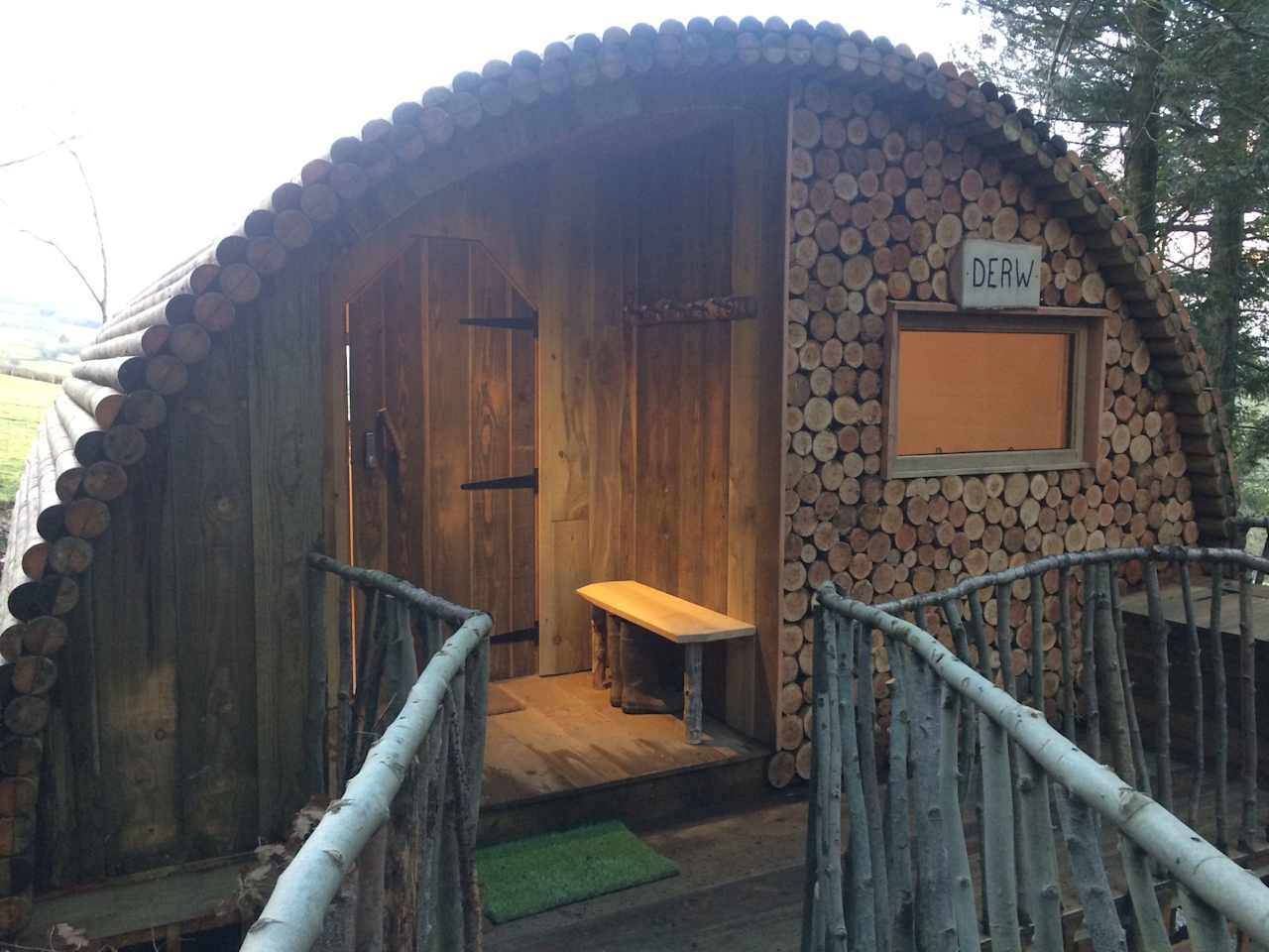 Derw glamping pod