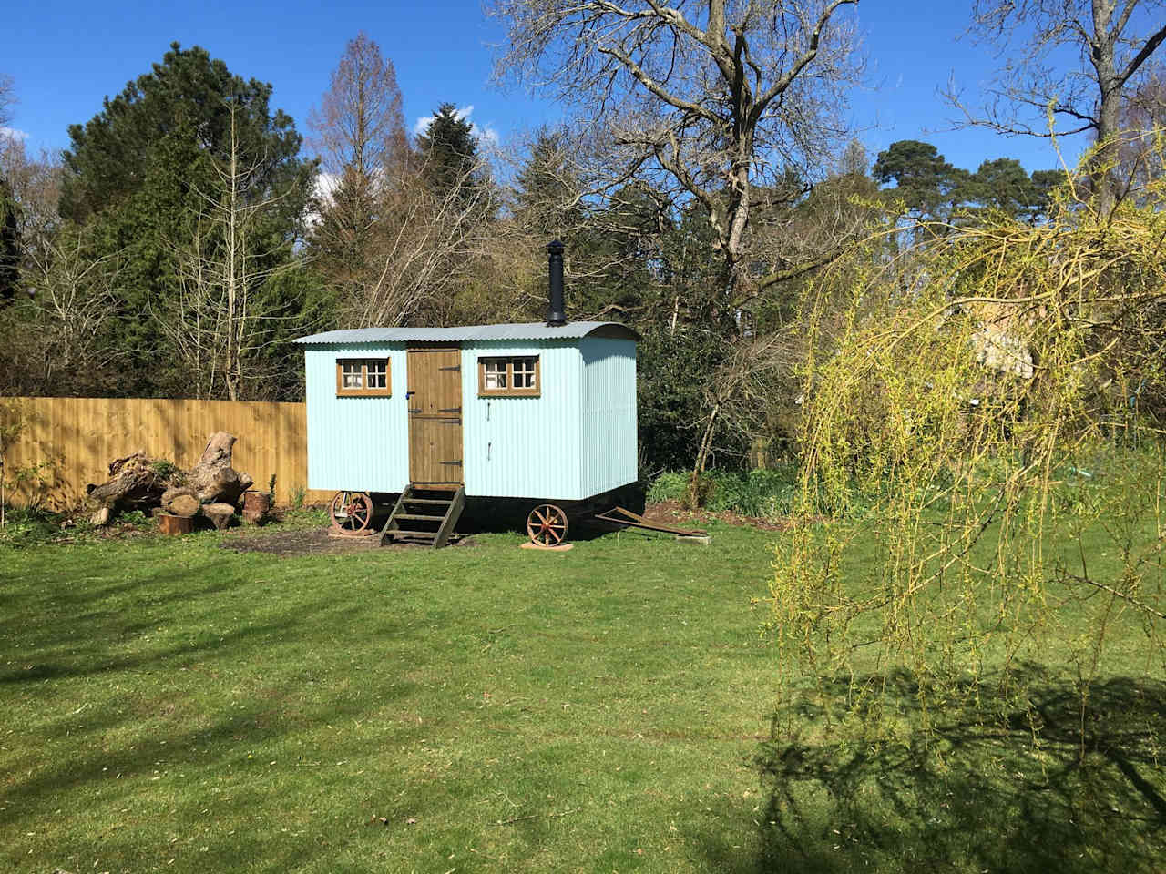 A single shepherd's hut ideal for couples or families of four, located near Ringwood on the edge of the New Forest.