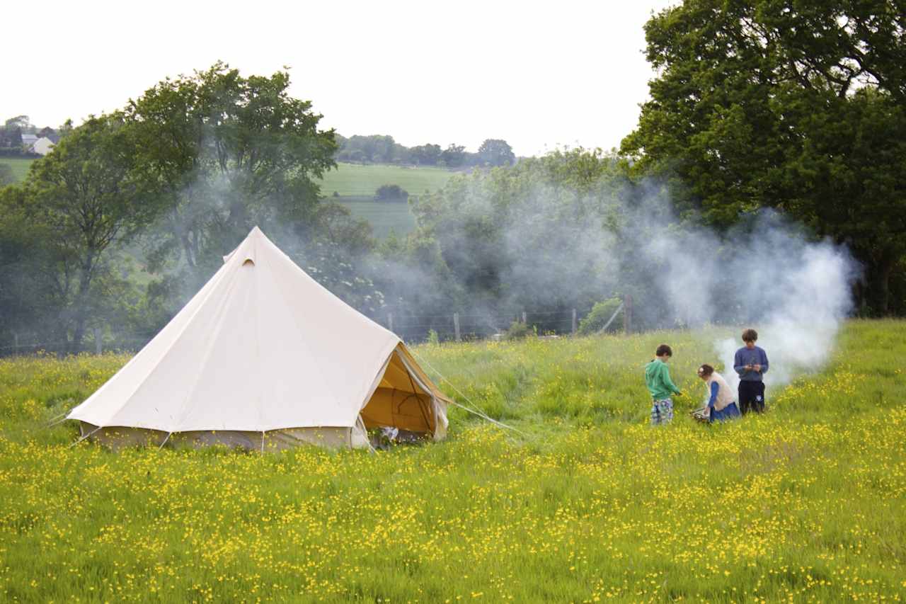 A convivial rural campsite with 15 pitches in a hilltop grassy meadow in the Garden of England. Play in the wildflowers, cook atop your campfire, or just plain chill.