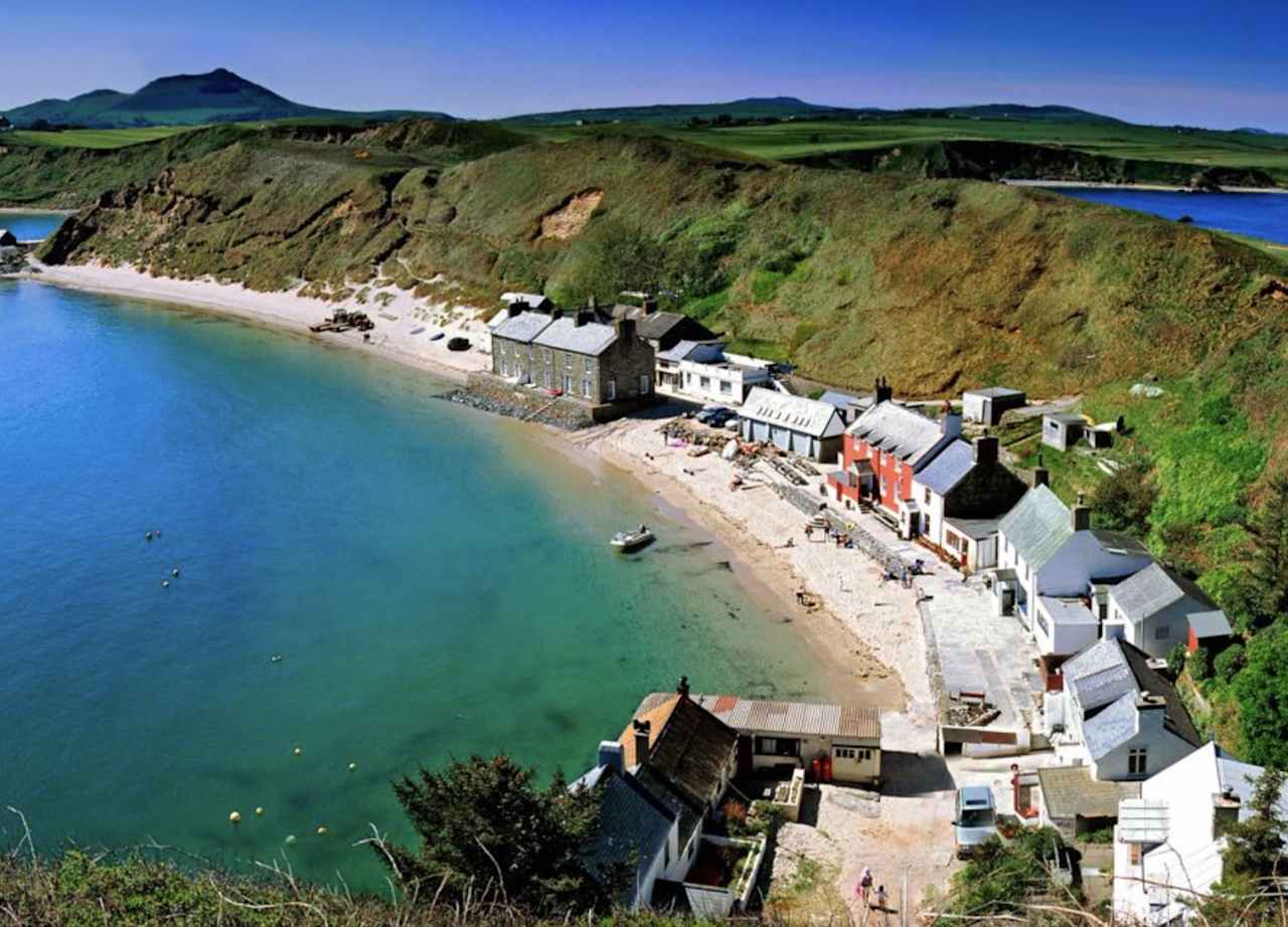 Porthdinllaen beach just 3 miles from Tan-y-Capel Hideaway.