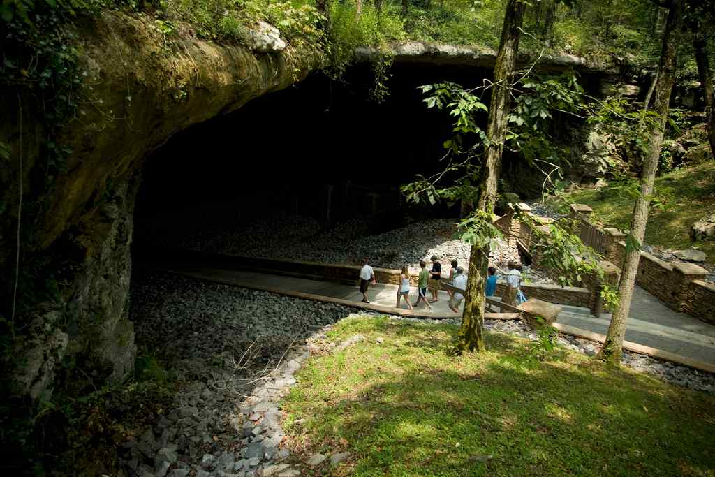 Cathedral Caverns State Park