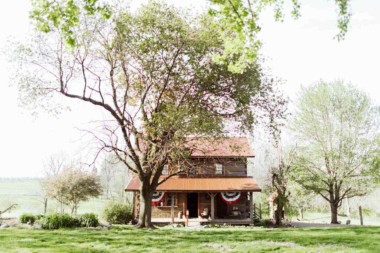 We really loved this cabin and farm! Right out back is tons of space to camp, hammock, walk through the woods or wade through the creek. So wonderful!