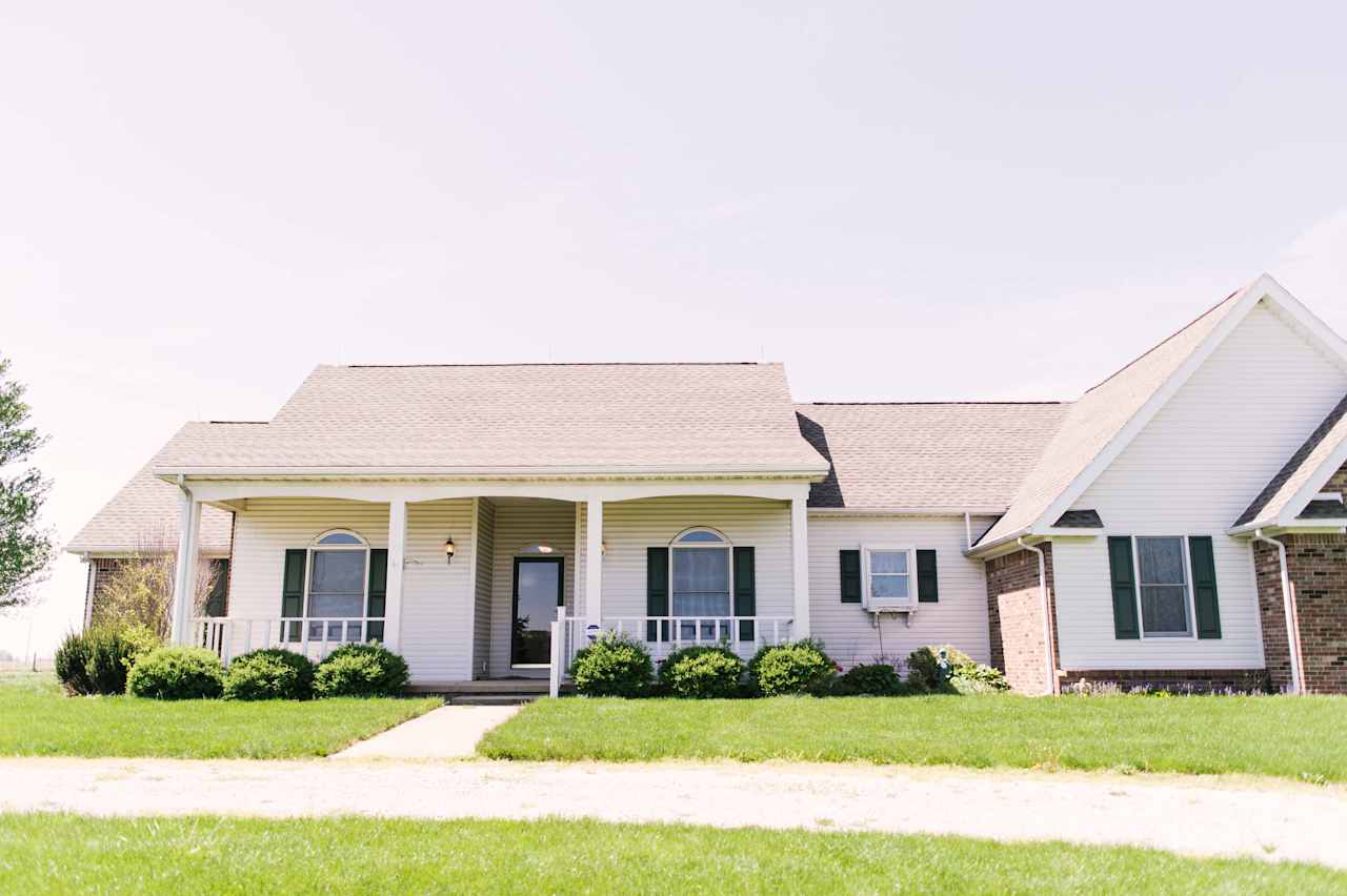 The home sits right next to a grazing field for alpacas!