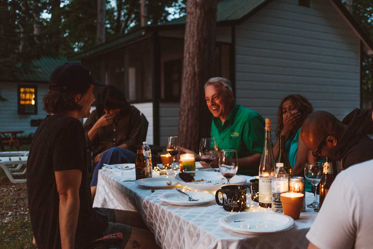 Pop up dinner al fresco with new friends 