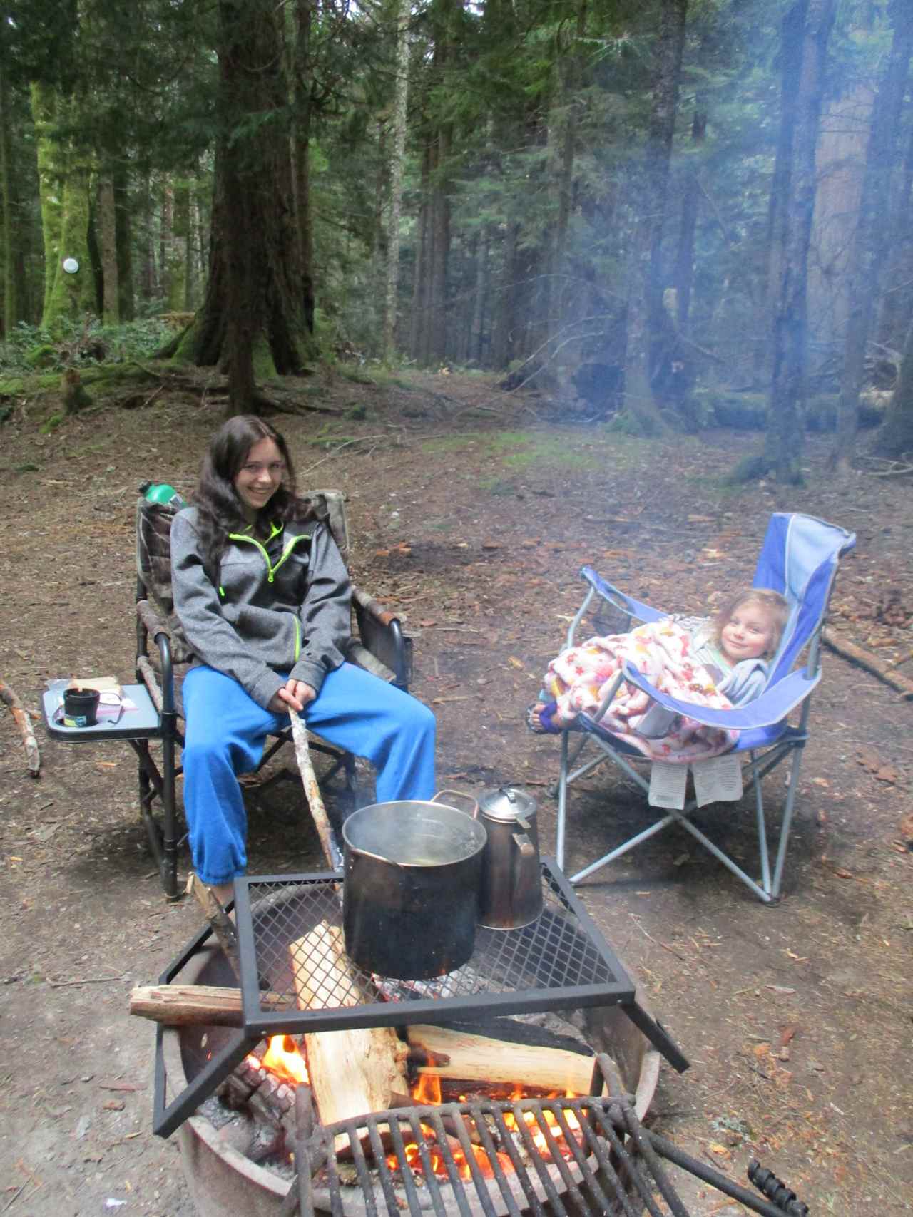 It was only a little chilly come night fall. Fire and a few warm clothes soon dispelled the cold and we enjoyed a symphony of frogs and crickets from the lake.