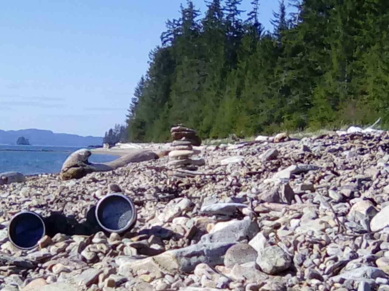 Isolated beaches, a rock hounds dream!!