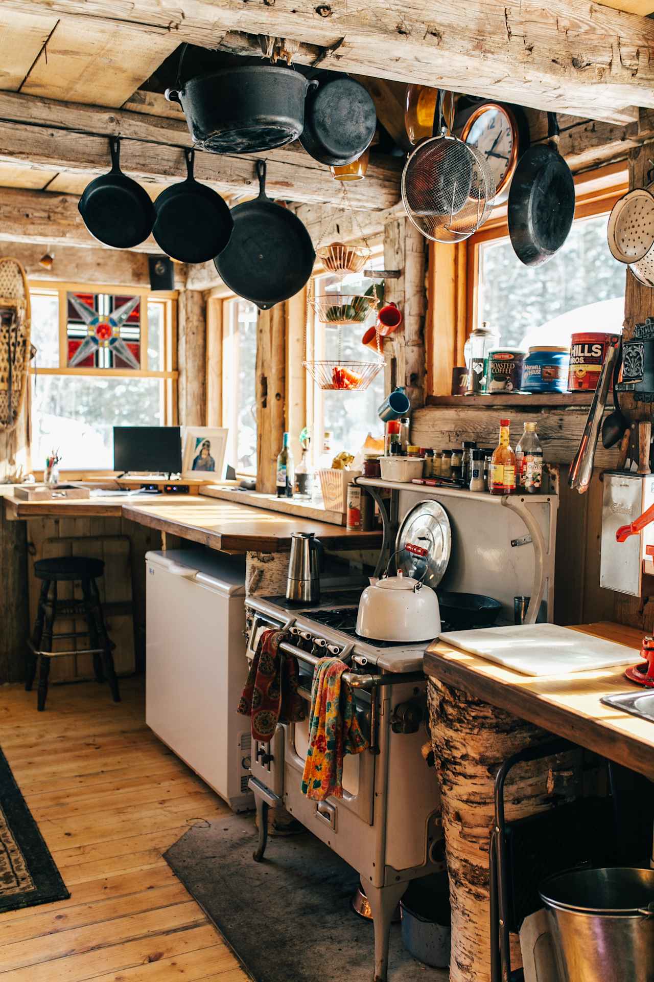 The kitchen area viewed from the entry.