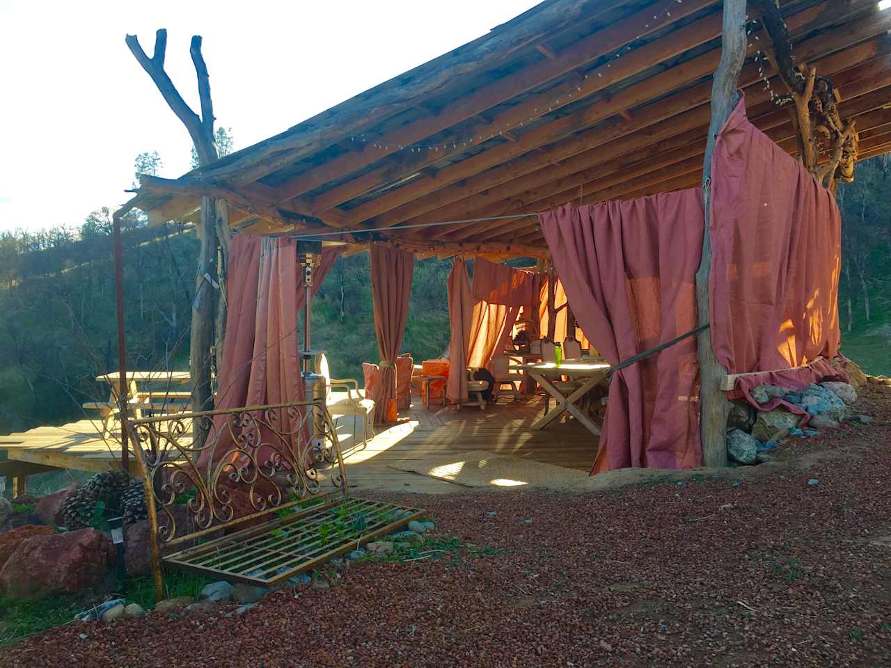 Outdoor dining deck