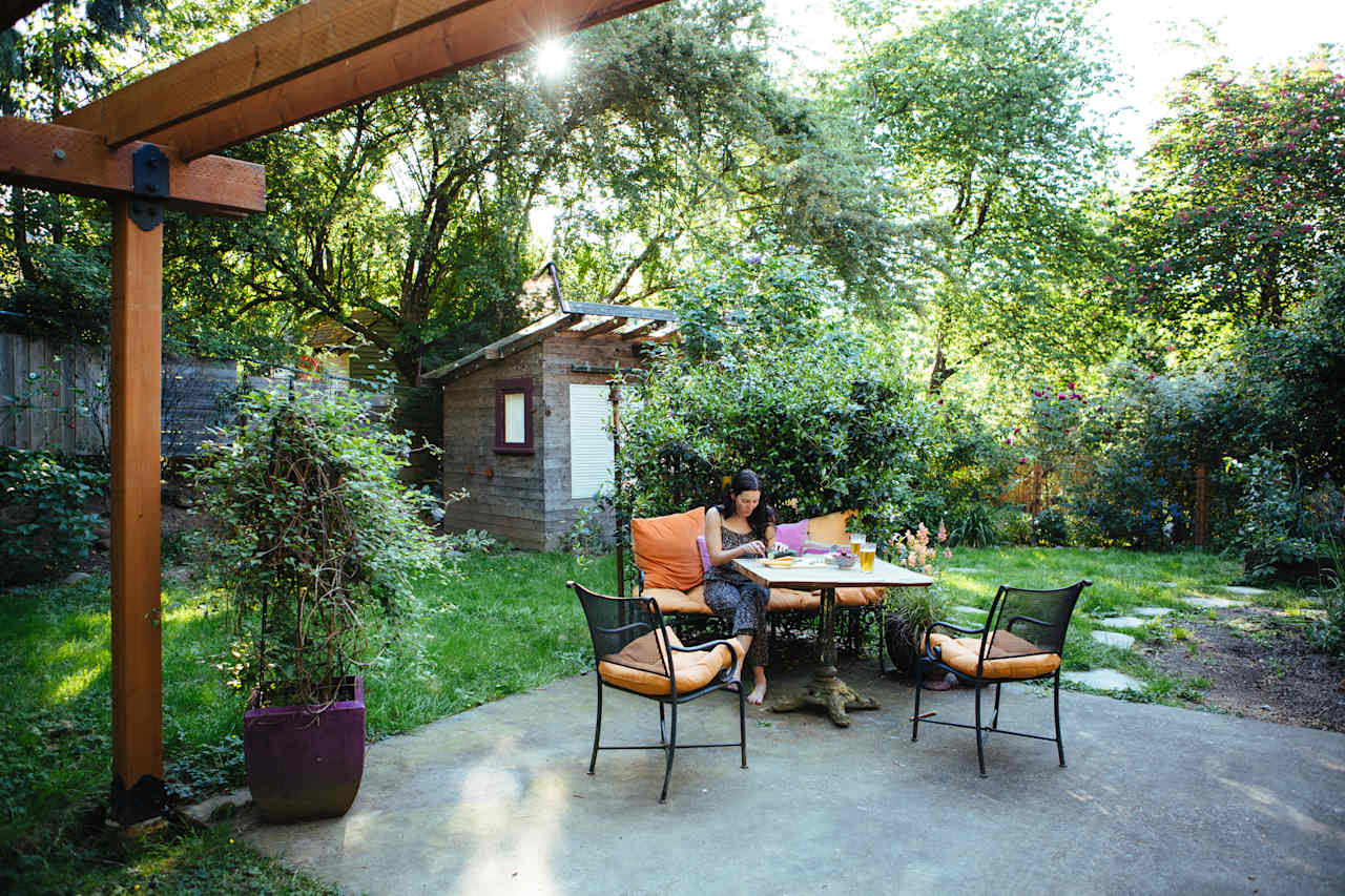 Cozy backyard seating for snacks and brews.