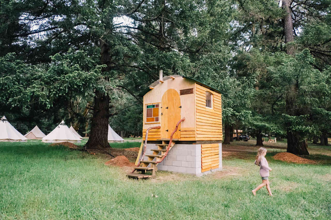 Here's the composting toilet, the "honeydew station." 