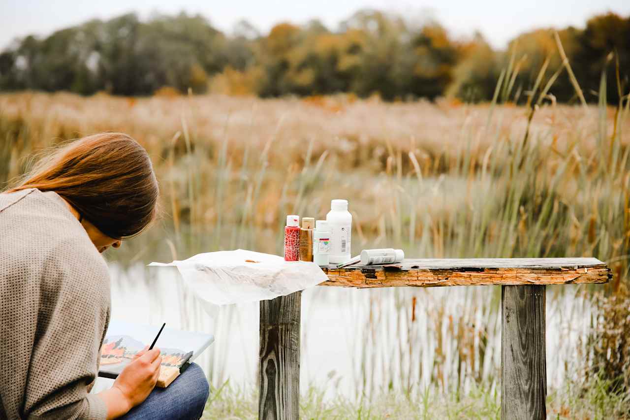 The pond made for a relaxing location to sit and paint. 