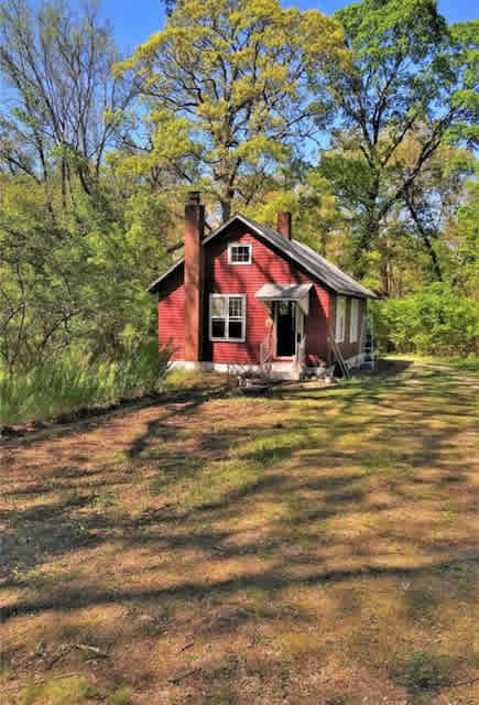 Cozy cottage undergoing TLC