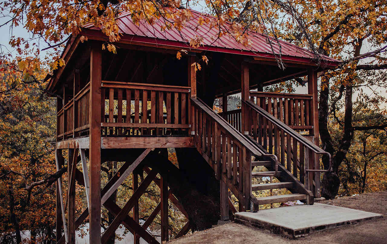 20'X20' Tree fort.  Fun for all ages!!