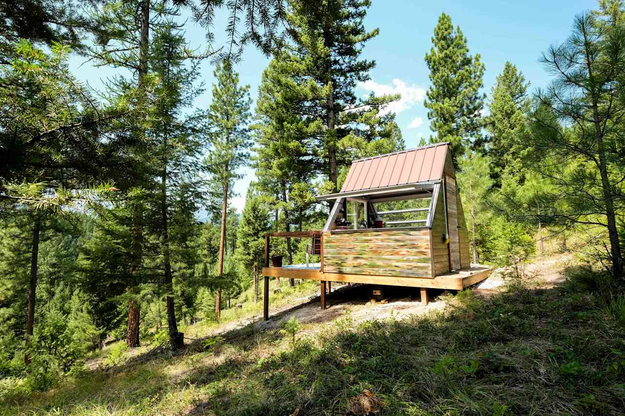 A convertible dwelling with forrest vistas all around you. 