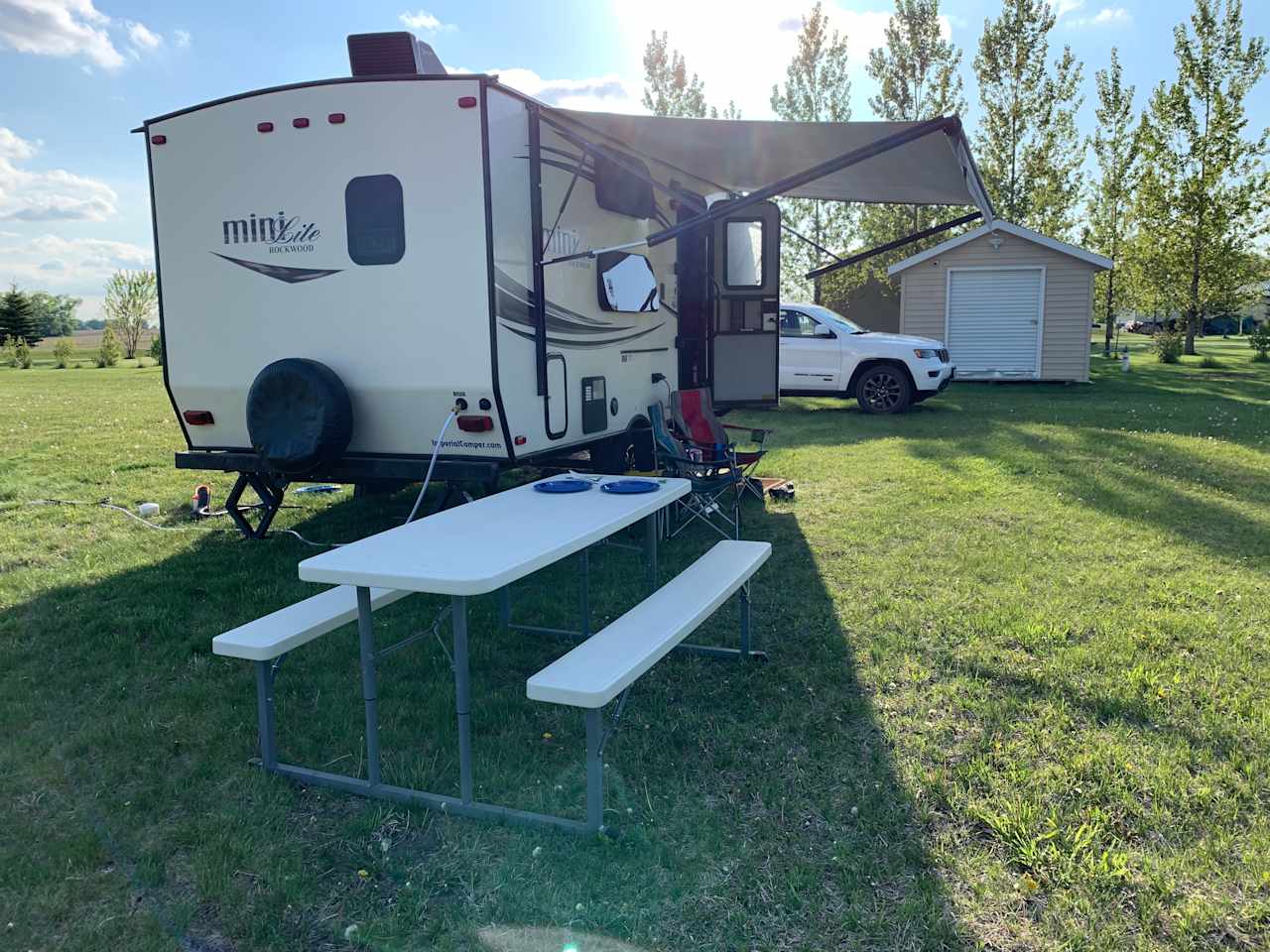 Lower Elk Lake - Full RV Hookup