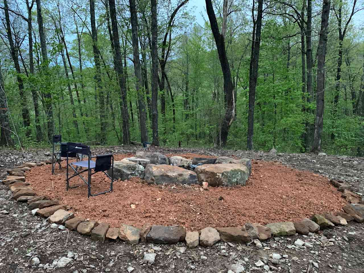 Bolder rock fire pit, plenty of room for a large group!