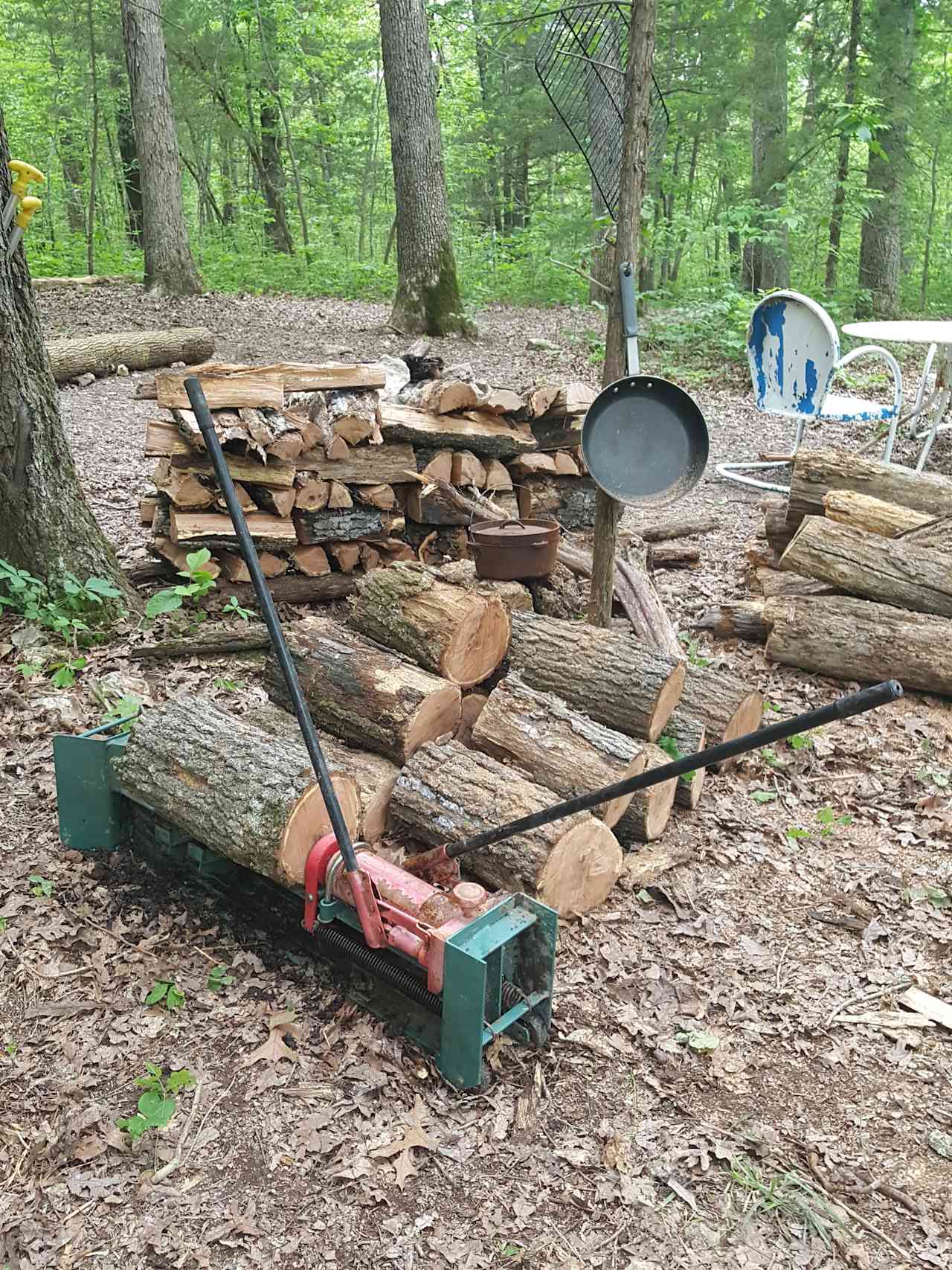 Who needs fancy gym equipment! You can use the manual hydraulic splitter to get a workout and extra firewood!