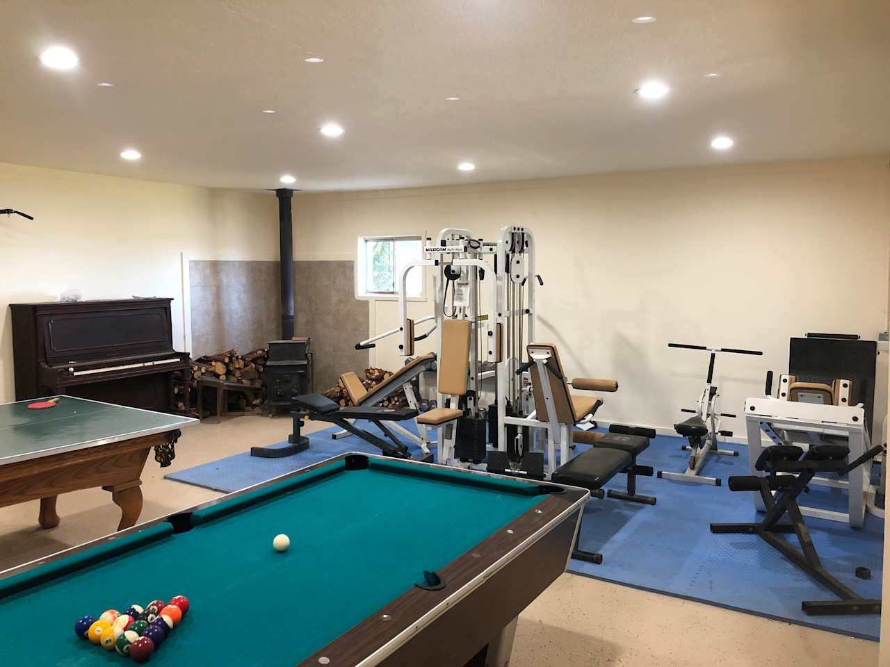 Play pool, ping pong, piano, darts, or even hit the gym and the boxing bag! Our Game Room/Gym is open to all campers!