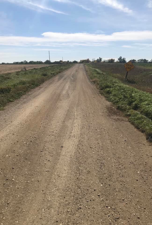 This is the driveway, well kind of, it's a dead end. Follow this road and you're there!