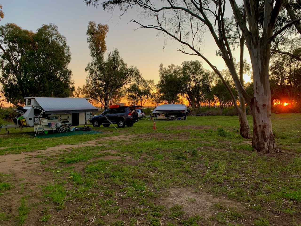 Shanty on Namoi Camping