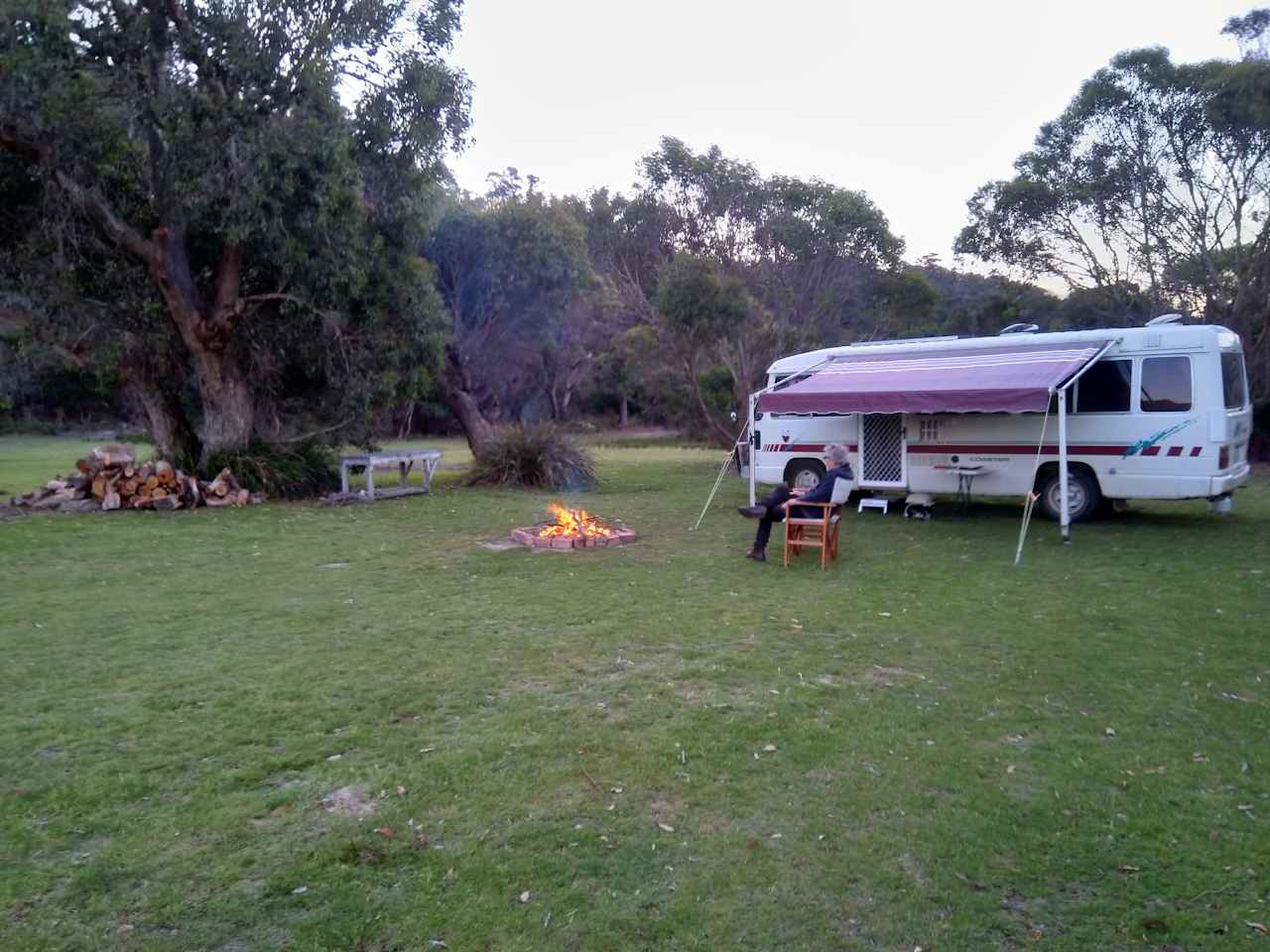 A night in front of the fire...not a sound except for the black cockatoos overhead.