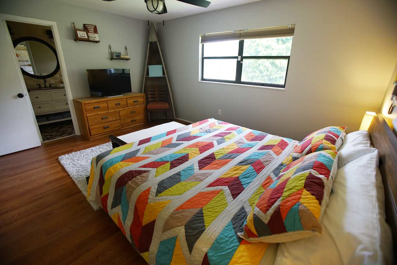 Master Bedroom: The Canoe Room