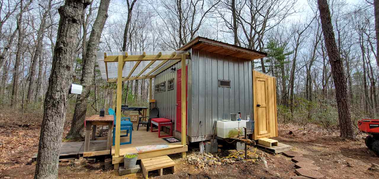 A side view of the new additions to The Tiny Rose Cottage in 2021.