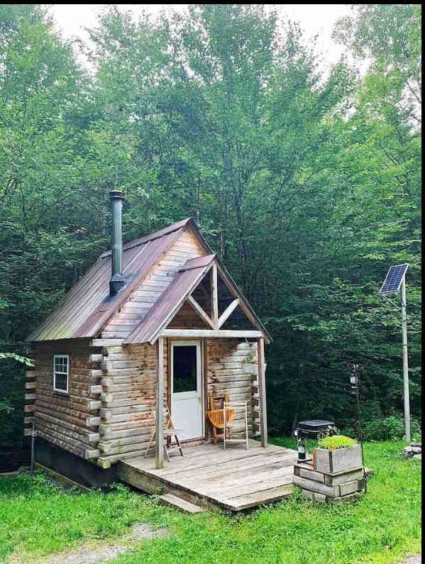 Little Log Cabin in Vermont