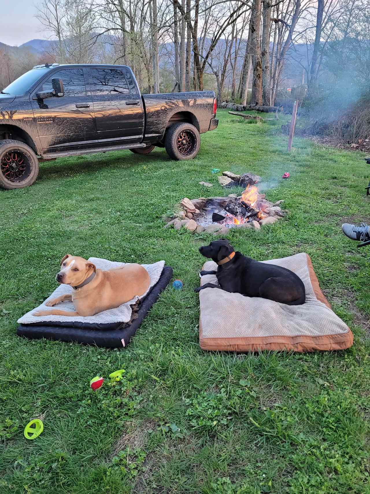 Mountain Riders Riverfront Camping