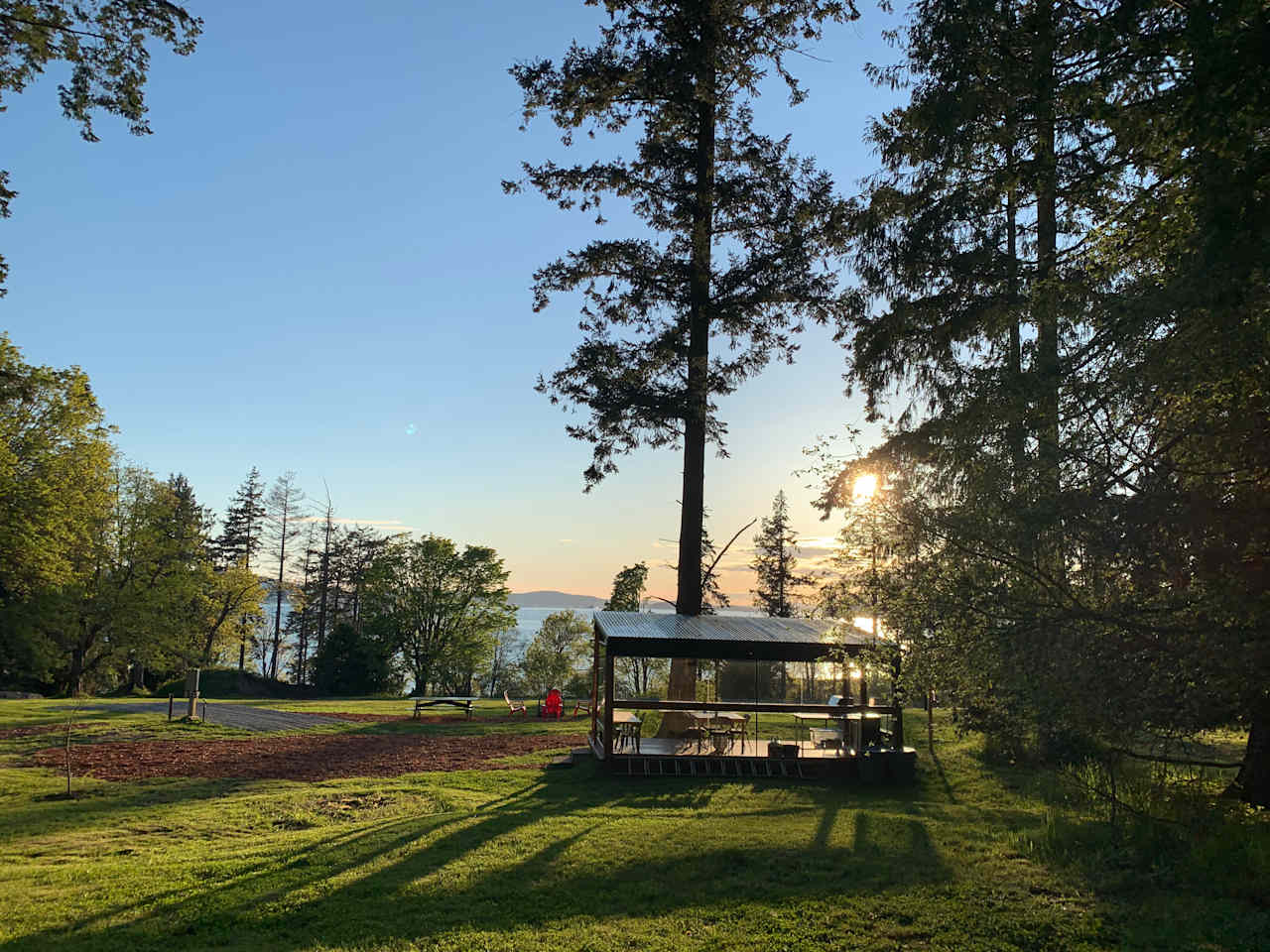 Evening views from behind the campsite. 