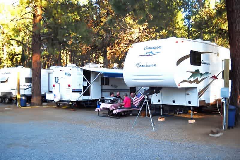 Hawk's Nest Tionesta RV & Cabin