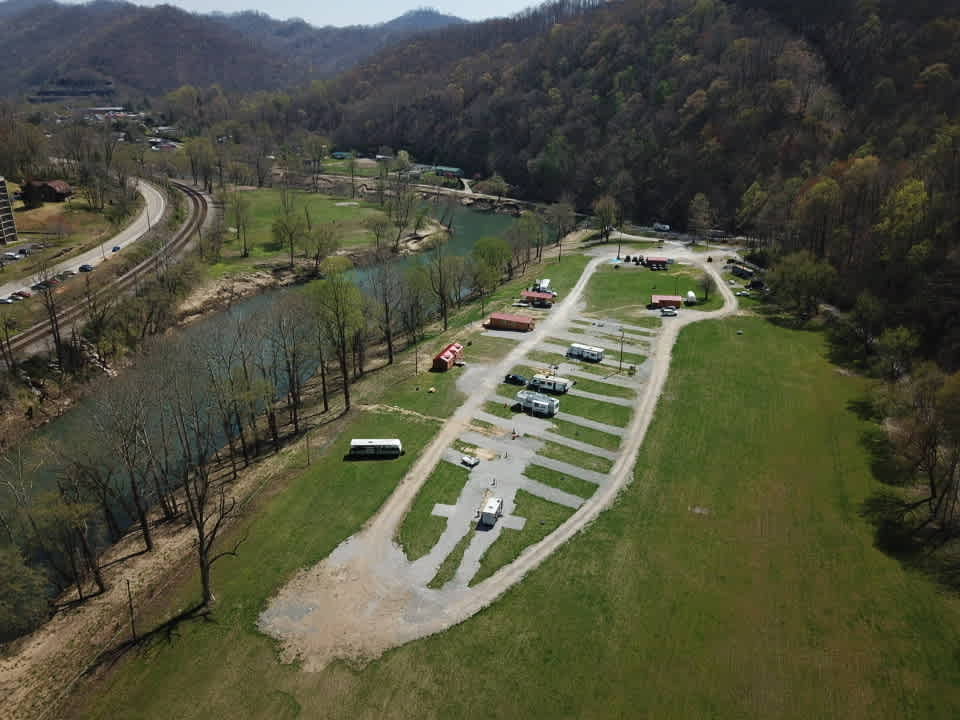 Hatfield’s Hideout river bottom campground 