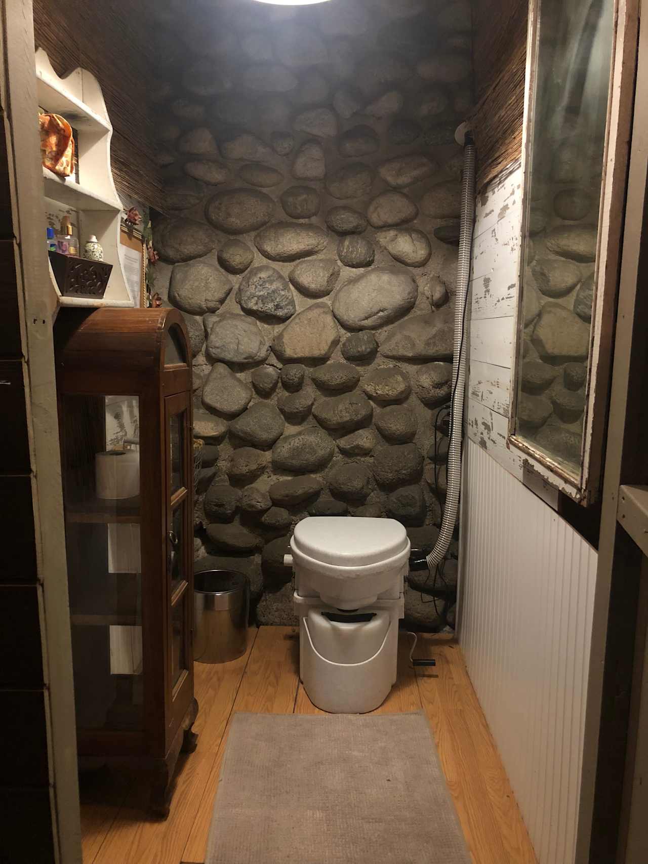 Compostible toilet/restroom