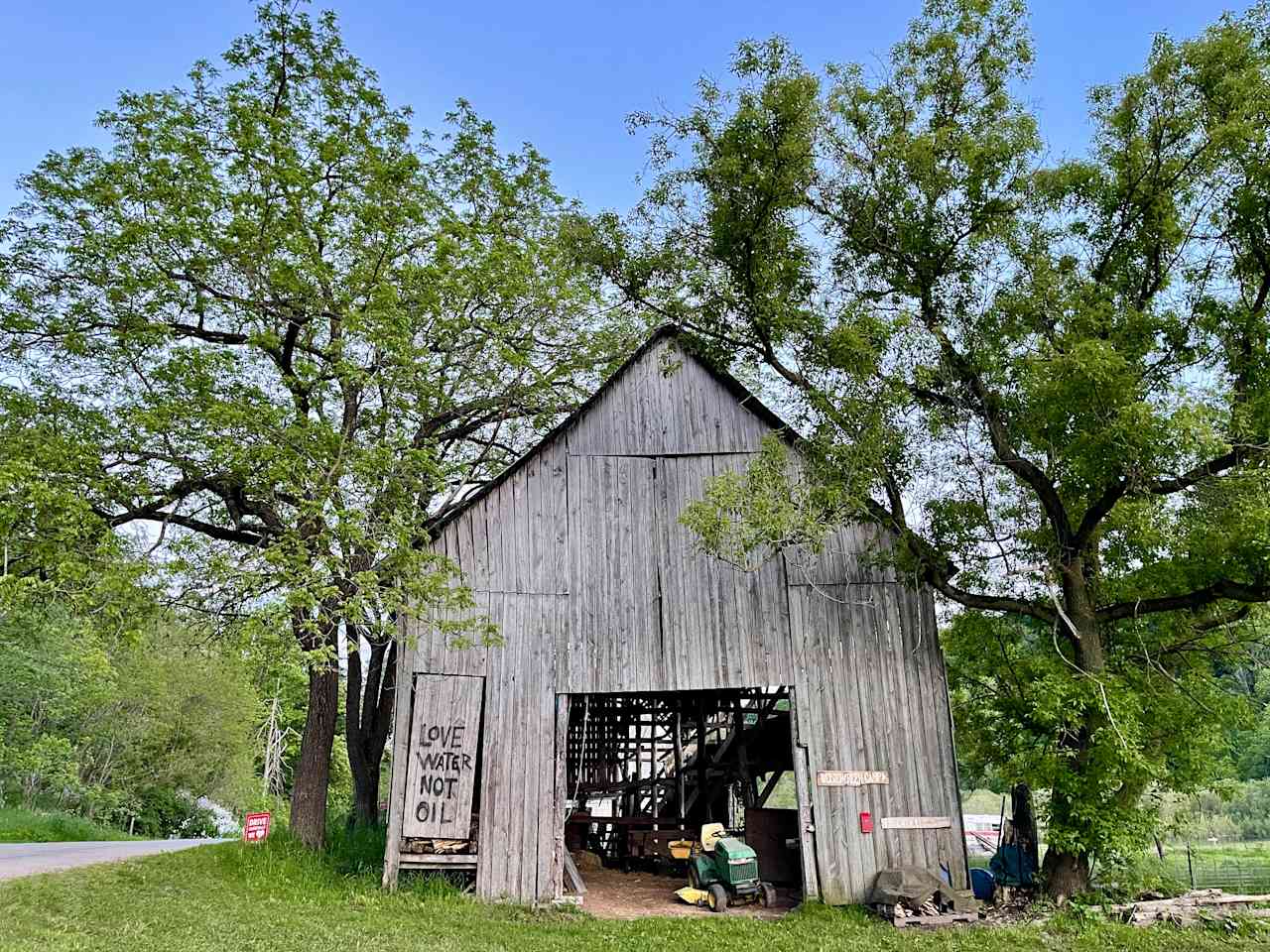 The tobacco barn. You'll see this when you arrive!