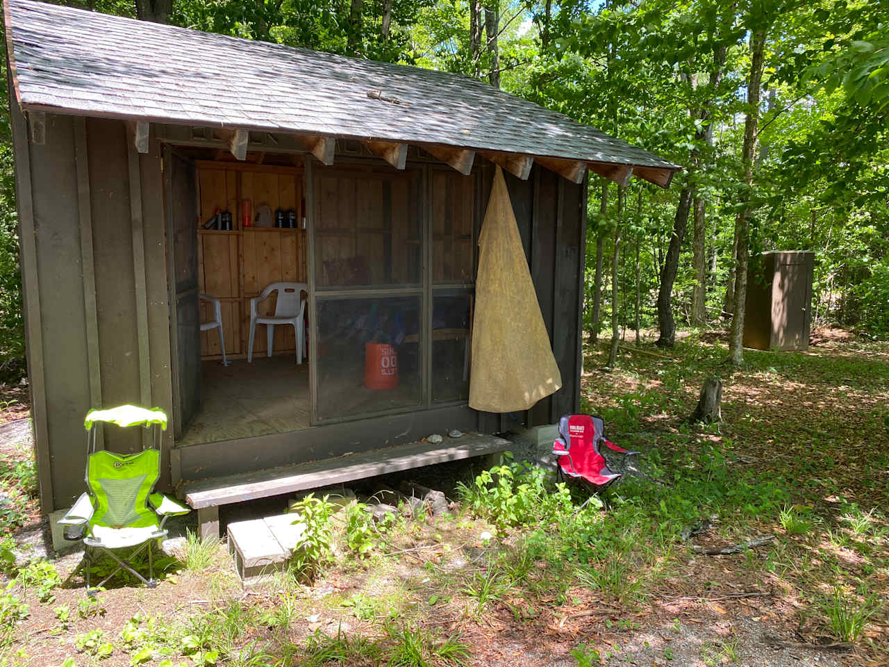 Rustic lean-to on Hinckley Lake