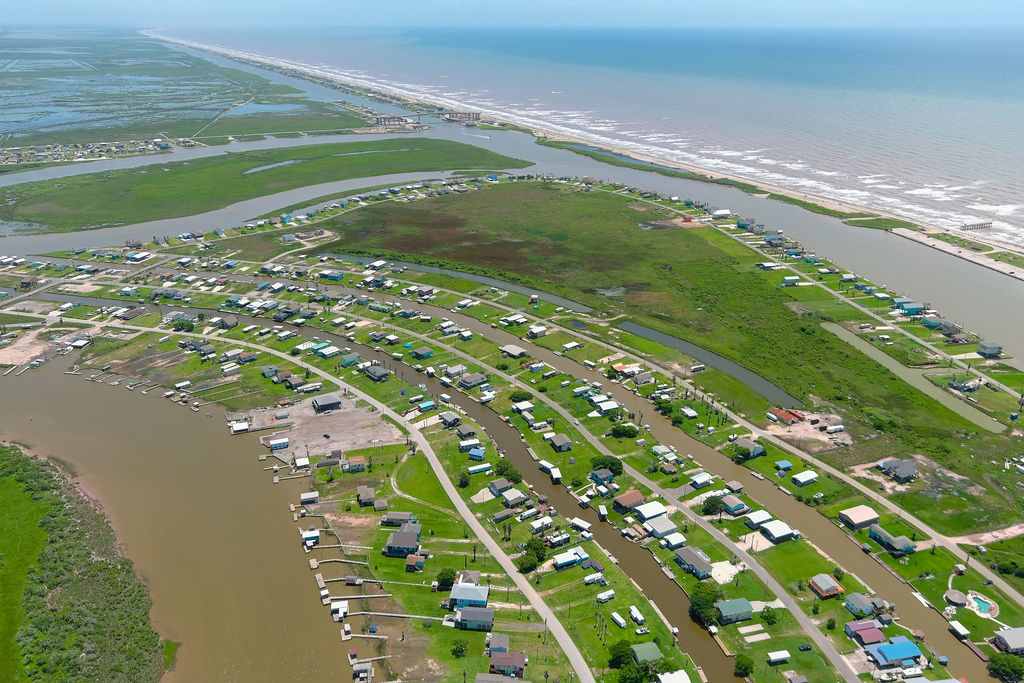 Canal Front with Fishing Pier