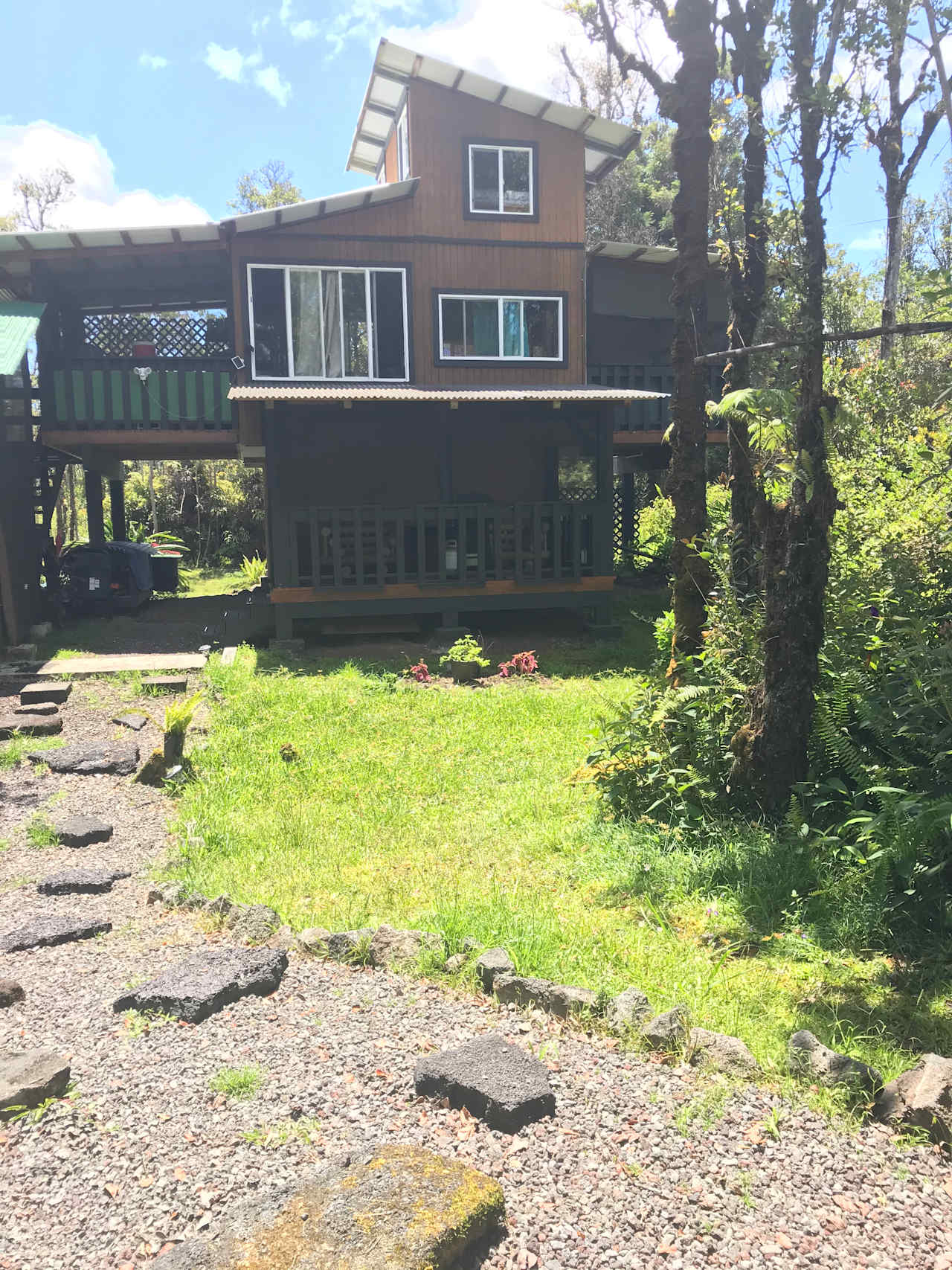 Lava Rock Cabin ~ Off Grid Hale