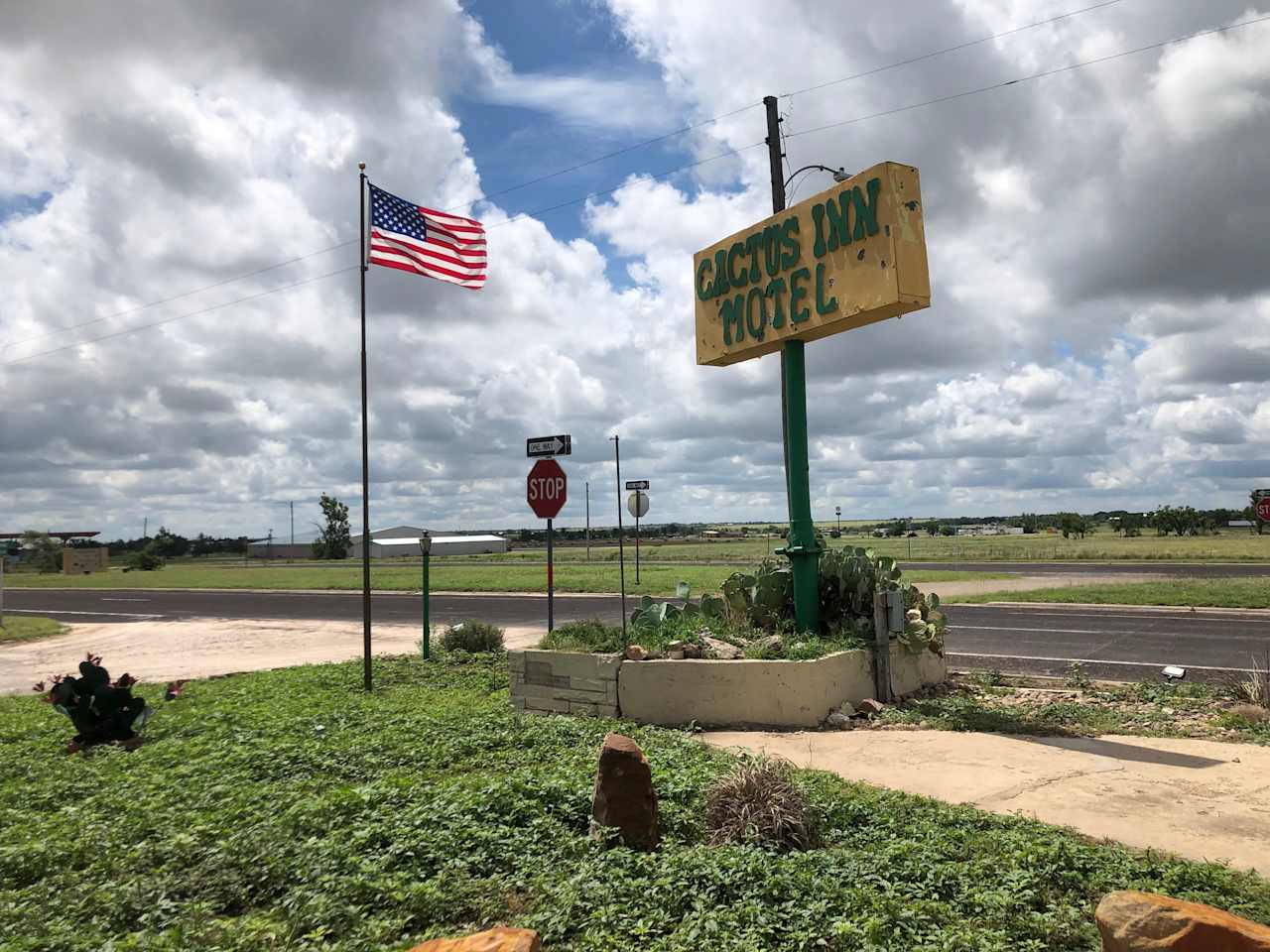 View of the other Cactus Inn sign.