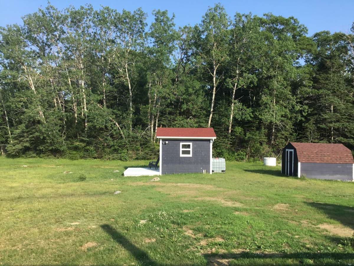 MAHONE BAY Trails and Shore