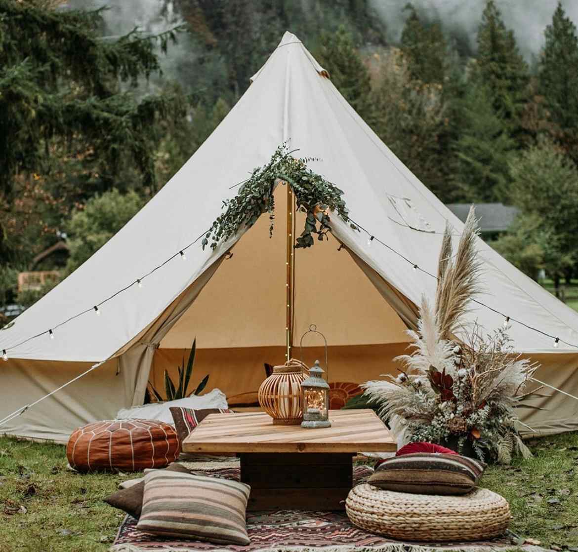 LAKESIDE GLAMPING