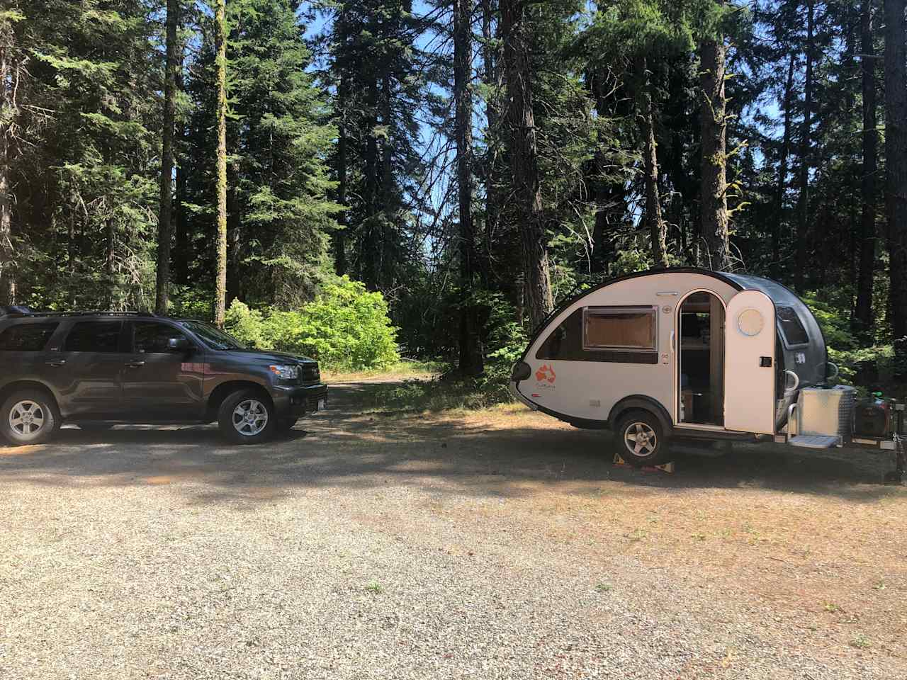 Just starting to set up. Didn't even put up the awning or canopy, since a tarp covering the picnic table was already up. Convenient.