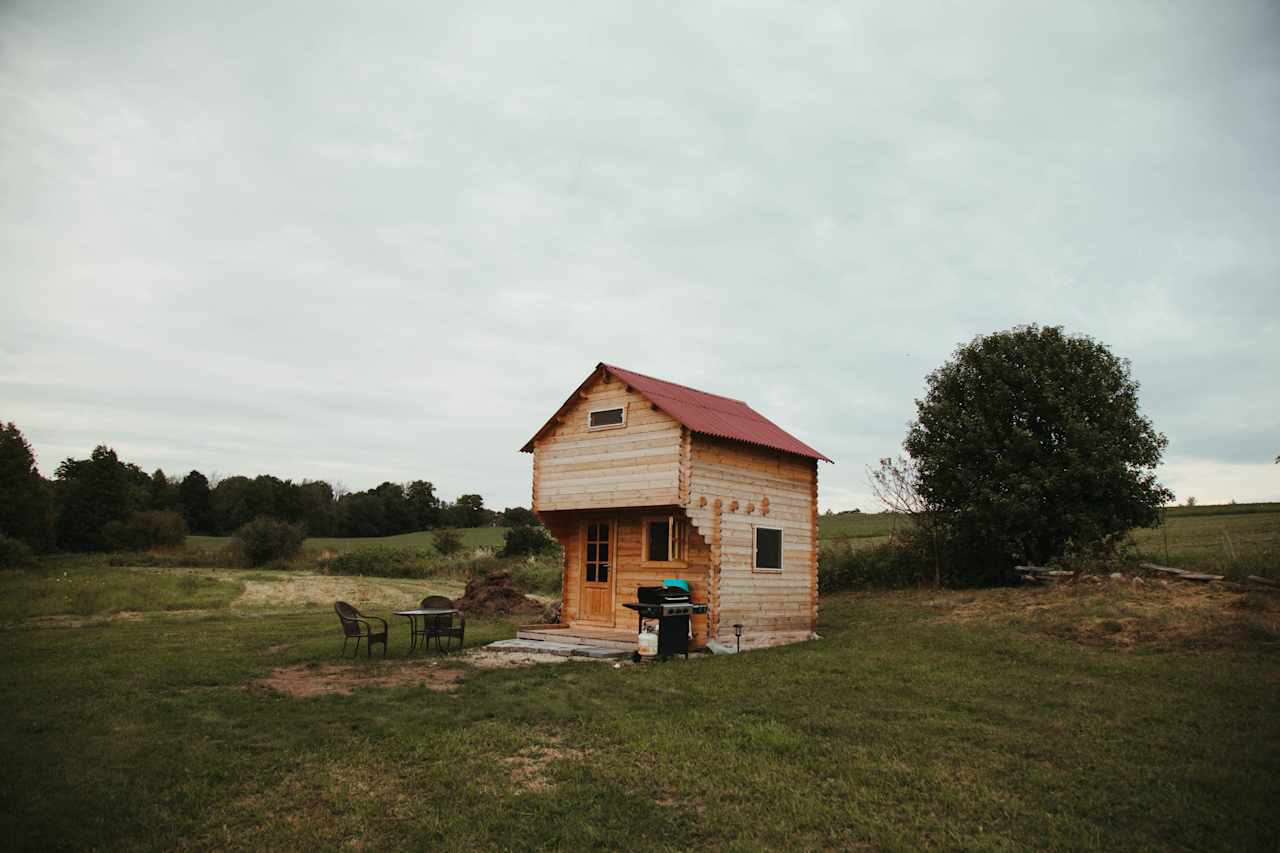 This Bunkie is perfectly situated for easy driving right up to the door if you needed.