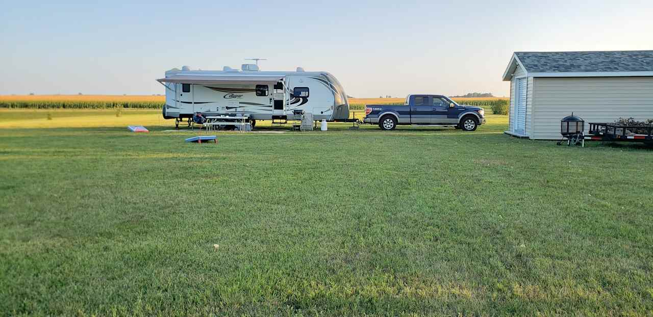 Lower Elk Lake - Full RV Hookup