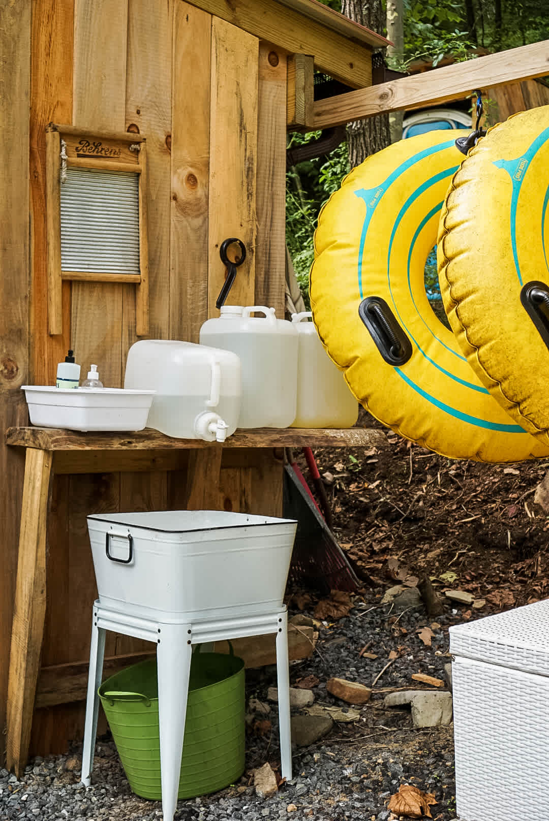 Dish washing station 