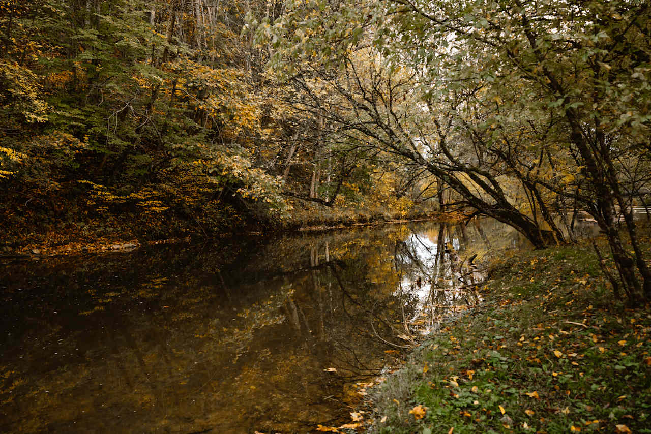 Great place to camp! Too bad it wasn't summer, this is a perfect swimming hole campsite!